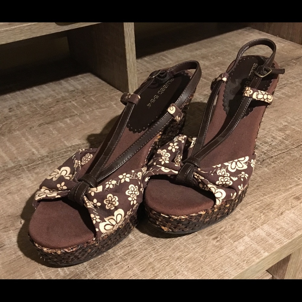 Women’s size 9 Sweet 5.5.4 Wedge Sandals